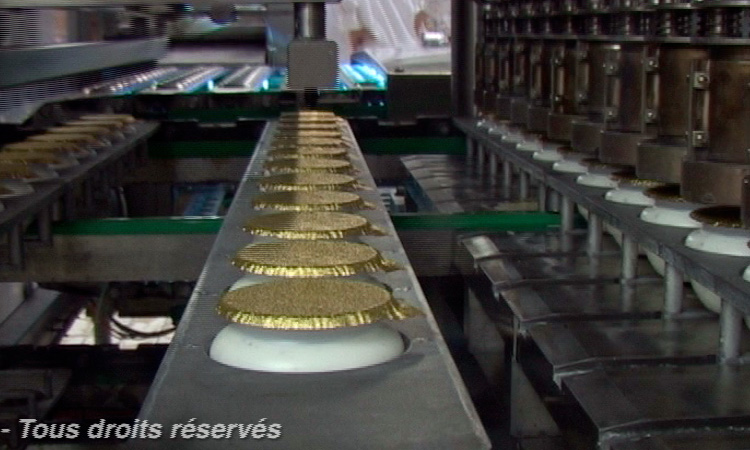 Du lait aux yaourts et aux fromages - Fabrication industrielle des yaourts - 4mn 08s